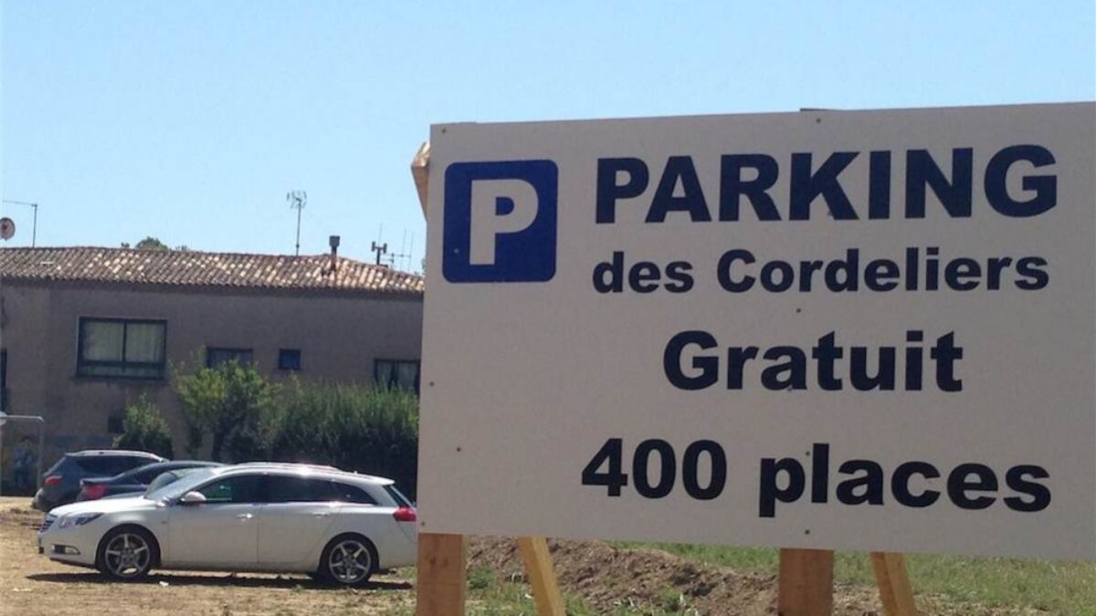 Le stationnement désormais payant, toute l'année, dans la station balnéaire  de Mauguio-Carnon, près de Montpellier