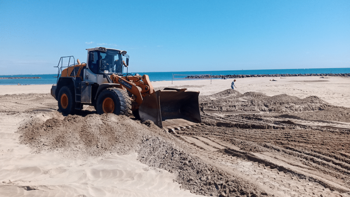 Hérault : la commune de Carnon fait payer son parking de plage pour libérer  la ville des voitures
