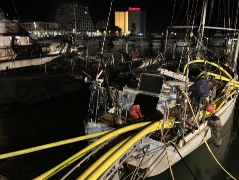 La Grande Motte incendie bateaux 1 © SDIS34