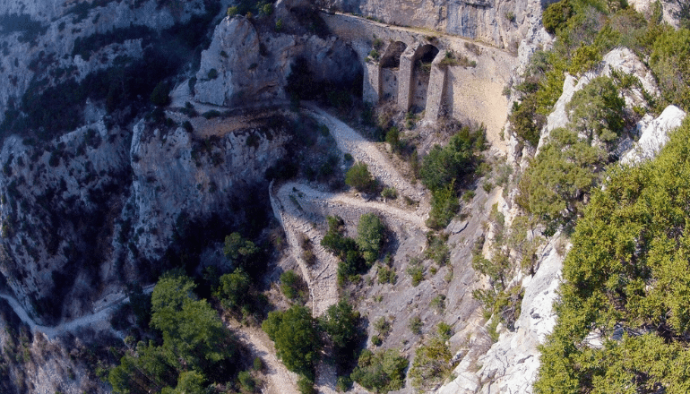 Sentier les Fenestettes ©Eric Brendle/Hérault Tourisme