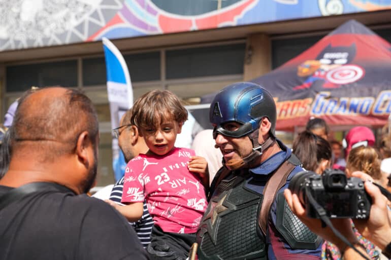 Les enfants malades et les Super héros au CHU le 11 septembre 2024 ©Rayan Dewalque