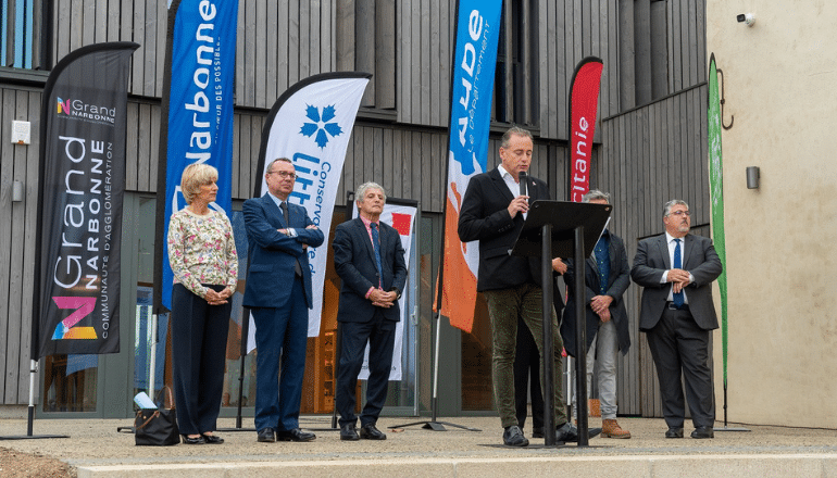 Le maire de Narbonne et représentants des institutions ayant participé © Ville de Narbonne.