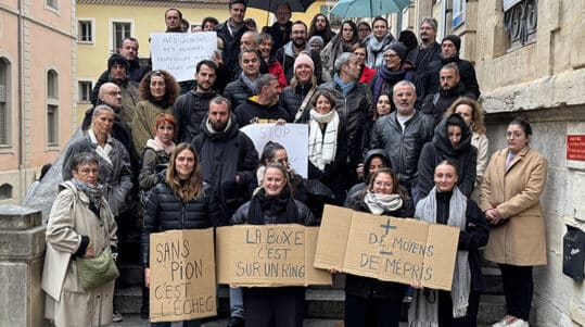 Grève à la cité scolaire Henri IV Béziers le 21 nov.2024 ©EG