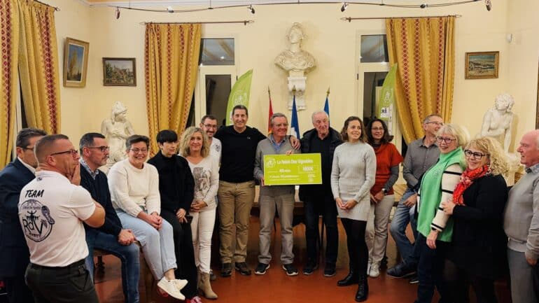 Remise de chèque du Relais Des Vignobles à l'Arche Montblanaise ©EG