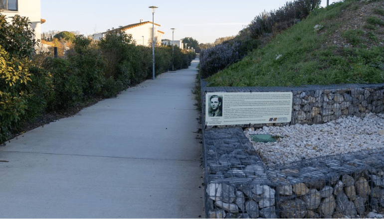 inauguration de l’avenue, lundi 2 décembre, en présence du maire Bertrand Malquier ainsi qu’une quinzaine d’élèves du collège Mirepoix © Ville de Narbonne.