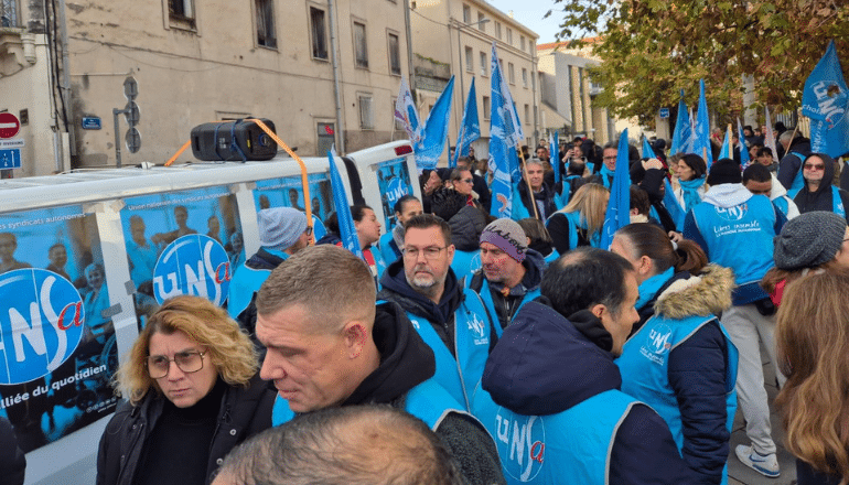 Les membres de l'Ufap-Unsa justice ont ensuite rejoint le cortège des manifestants de la fonction publique à Montpellier, jeudi 5 décembre 2024, vers 9 h 30 © Hérault Tribune.